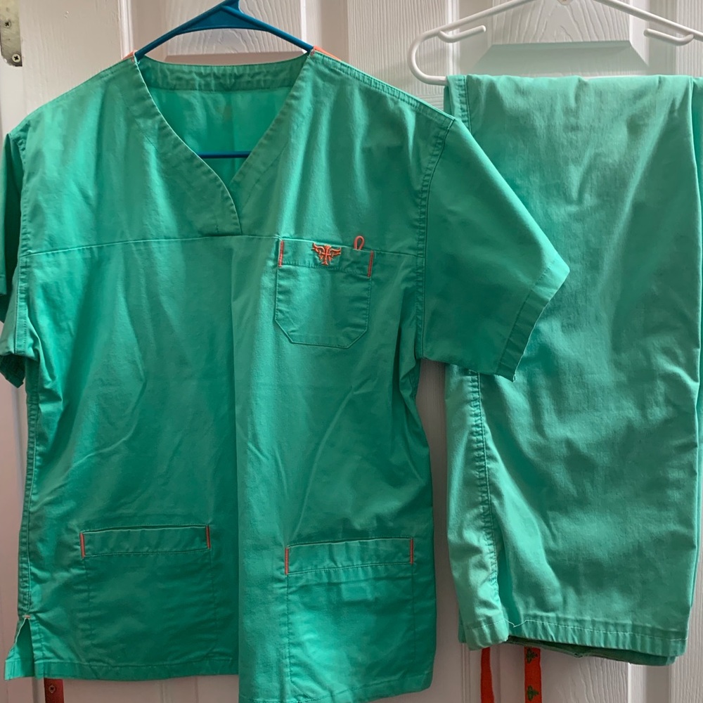 Med couture scrub set